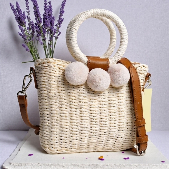 Chic Pom-Pom Straw Bucket Bag – Your Year-Round Trendy In-Style Companion 🌸 - Picture 1 of 13